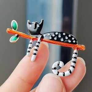 New!  Lazy cat brooch
